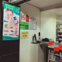 Farmacia con lona realiza cobro de servicios desde zapopan jalisco